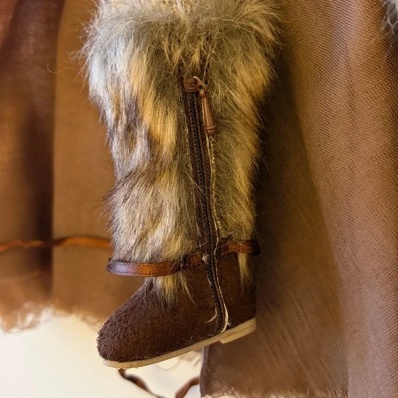 Robert Tonner Doll - Deja Vu Warrior Woman - Picture 10 of 15